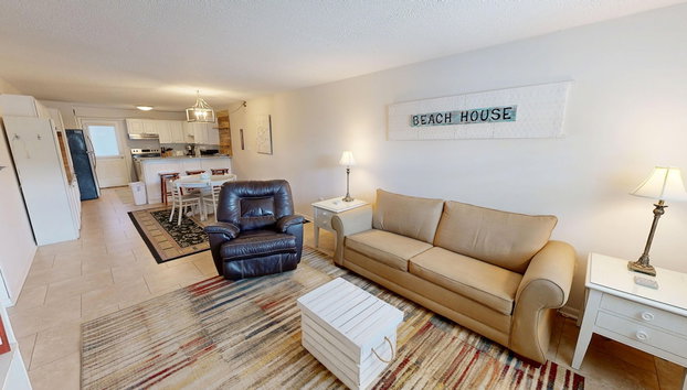 Steps to the Pool 1 Bedroom Sleeps 4 by RedAwning - Foto 2, Imagen principal