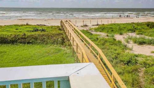 Beachfront Retreat! 3 Steps to WALKOVER! - Photo 4