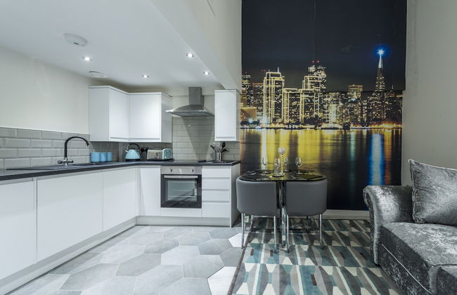 Union Bank Apartments - Photo 1