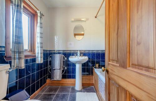 Kilbride Cottage-Uk46886 - Photo 11