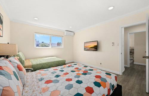Sunny & Cheerful Near I-10 ~ Queen Beds ~ Parking - Foto 27