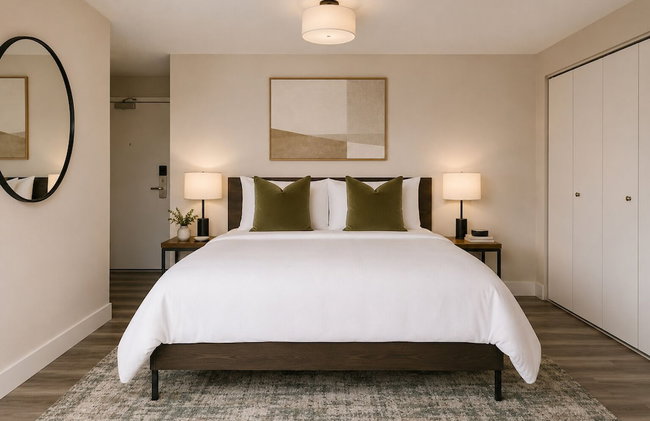 Global Luxury Suites at Georgetown - Photo 3