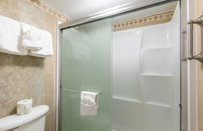 Romar Tower Condos - Photo 41