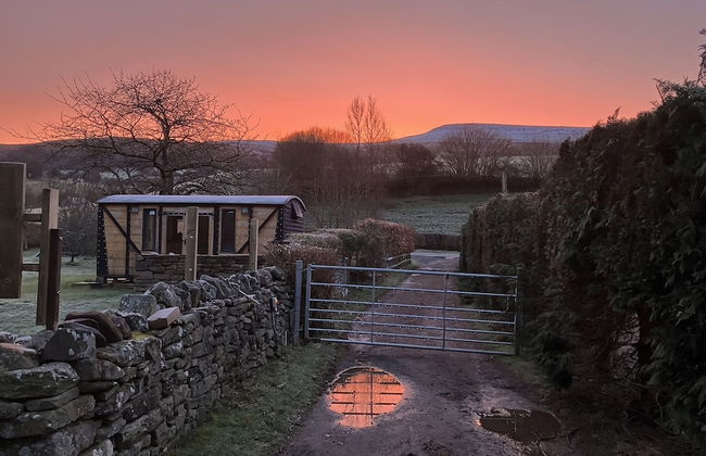 1 Bed Converted Railway Wagon Near Crickhowell - Foto 11