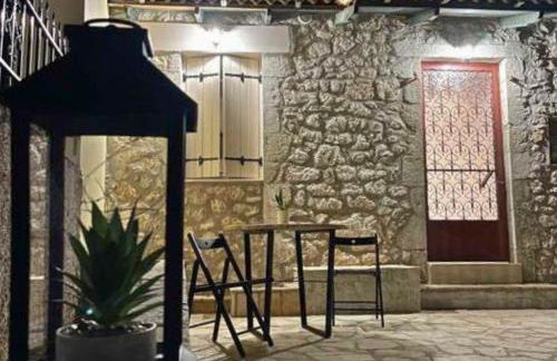 Alekos Cozy Stone 2BR Home Karya Center - Photo 19