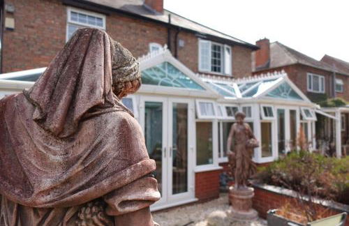 Largee 5 Bed House, Sleeps 10 Near NEC, BHX, HS2 - Foto 1