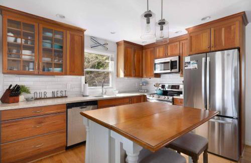 Relaxing Lakefront Retreat w/ Hot Tub & Dock - Foto 8