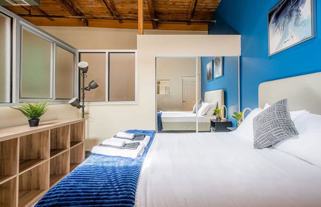 2 Bedroom Historic Brick Getaway with Wifi - Foto 3