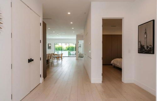 Modern Poolside Paradise - Foto 15