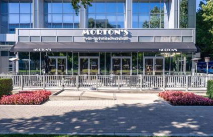 Balcony View and King Beds Walk to Golden 1 Center - Foto 27