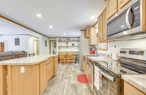 Less Than 1 Mi to Beach Peaceful Brant Lake Home! - Foto 10