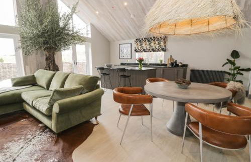 Garden House - Photo 3