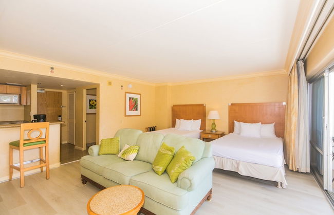 Spacious One Bedroom Harbor View Condos at Ilikai Marina With Private Balcony - Foto 8