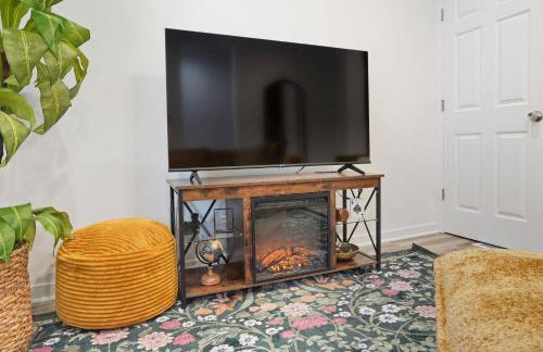 Brand NEW King Suite| Movie/Game Room| Coffee Bar - Foto 14