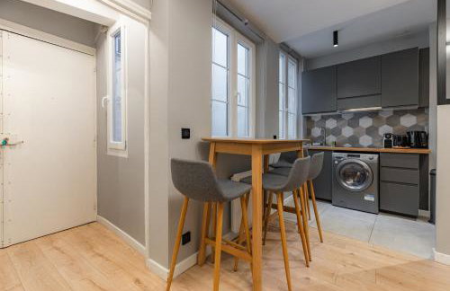 Chic 2-room apartment in the heart of Parisian luxury - Photo 5