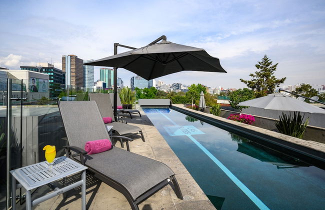 Las Suites Campos Eliseos - Foto 1