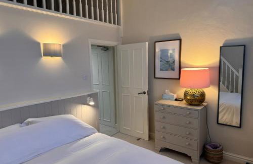 Unique garden flat in converted chapel - Hungerford - Foto 9