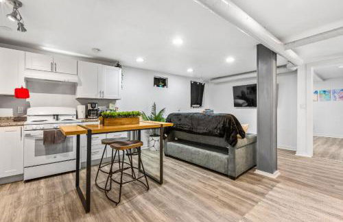 Basement with Full Kitchen and Near Downtown - Photo 2