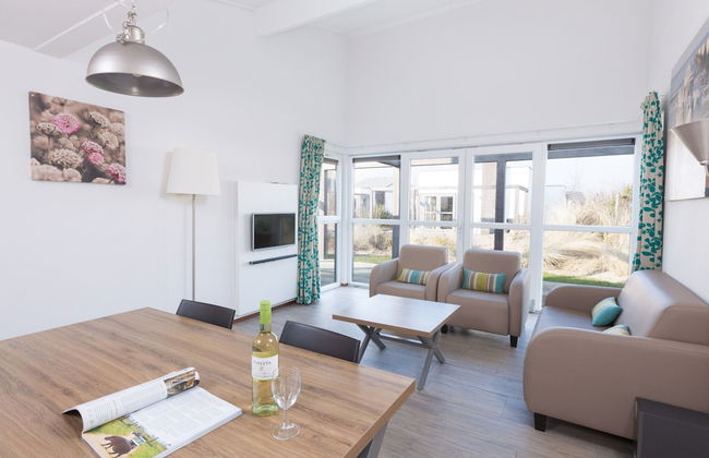 Detached Single Story Holiday Home Near the Sea - Photo 6