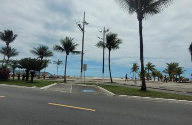 Apartamento Aconchego Frente Mar - Vila Guilhermina Praia Grande SP - Cozinha Completa - Climatizador de Ar - TV a Cabo - Wi-Fi - Photo 37