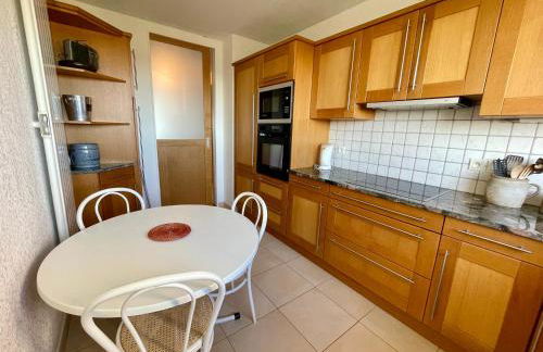 Spacious Bay View La Baule floor 9 Parking - Photo 22