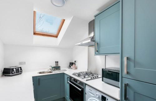 Superb location, character filled apartments by MyCityHaven - Foto 13