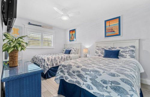 Escape to Beach Oasis! New Management! Updated Beachside Condo with Heated Pool! - Foto 16