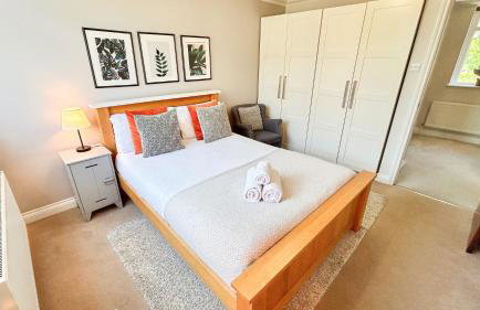 Lovely 4-Bedroom Kilburn Flat with Garden and Parking near Hampstead Heath, Abbey Road by Staylio London - Foto 24