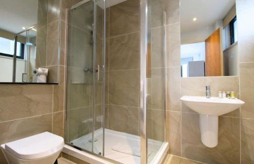 London Bridge – Tooley St by Viridian Apartments - Photo 19