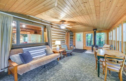 Authentic Log Cabin with Private Pond in Glidden - Foto 17