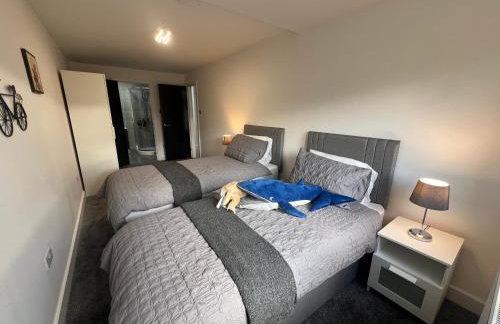 Luxurious New Home Near Airport - Foto 9