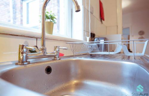 Beautiful 3BDR Flat By Stay Aura Short Lets & Serviced Accommodation Newcastle With Free WiFi & Parking - Foto 8