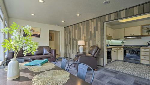 Cabin with Hot Tub and Views 1 Mile to Alyeska Resort - Foto 5