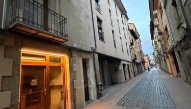 Lovely_Rooms_Vic - Photo 4