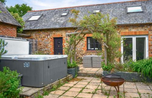 The Holt - Uk50075 - Photo 1