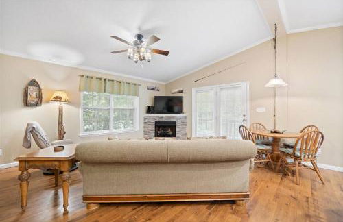 Blue Ridge Bungalow with Hot Tub - Foto 12