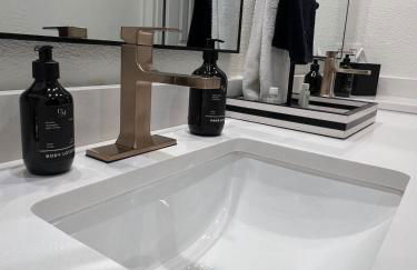 Midland Luxe, Pool, Fire Pit, Workspace, Pool Table - Foto 34