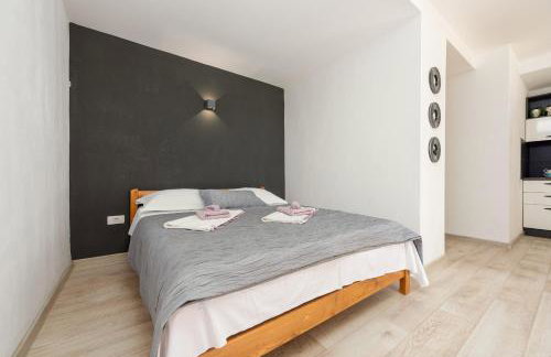 Unique Villa V with large pool - Photo 50