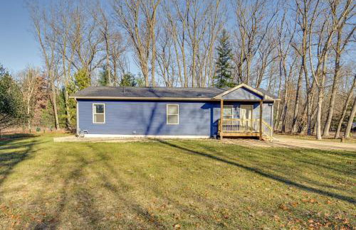 Golf, Hike and Boat Home with Fire Pit in Friendship - Foto 3