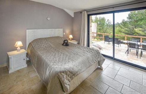 Nice Home In La-Roque-Sur-Pernes - Foto 13