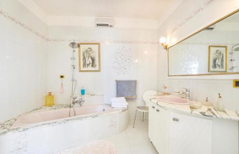 Amazing Home In Siracusa With Wifi - Photo 23