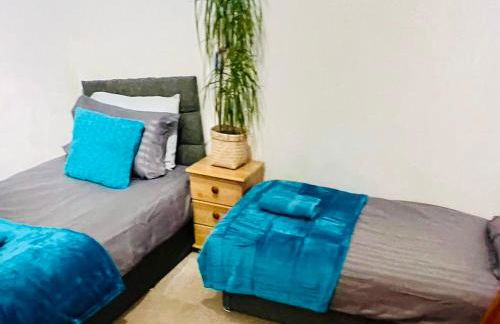 Woodingdean Contractor Pad - FREE Car & Van Parking - Foto 26