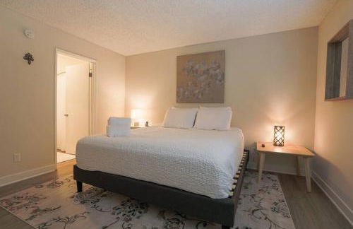 Shabby Chic Oceanside King & 2 Queen bed Pool GYM - Photo 5