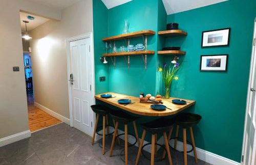 Calm 1 Bed Apartment with Parking in Winchester by At Hem - Foto 2