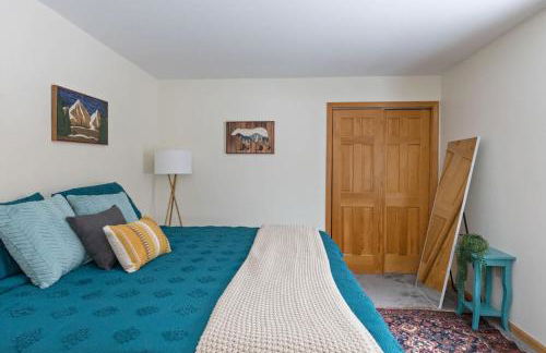 Smuggler's Notch Mountain House with hot tub & river - Foto 33