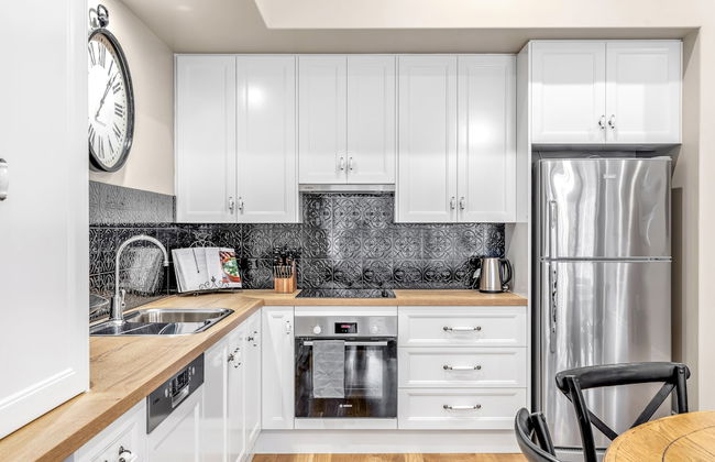 Grandview Accommodation - The Elm Tree Apartments - Photo 16