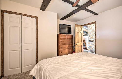 Indian Lake Retreat with Wet Bar and Covered Deck - Foto 19