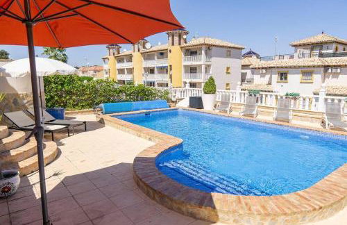 Casa Lilly-Rose, a beautiful 3 bedroom detached villa a short walk to the Villamartin Plaza & Golf course - Foto 9