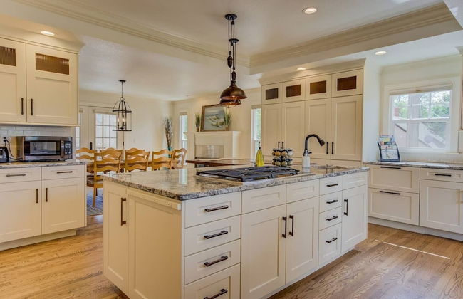 5BR Mnt Viewsdowntown Luxuryfirepit & RV Parking - Photo 28