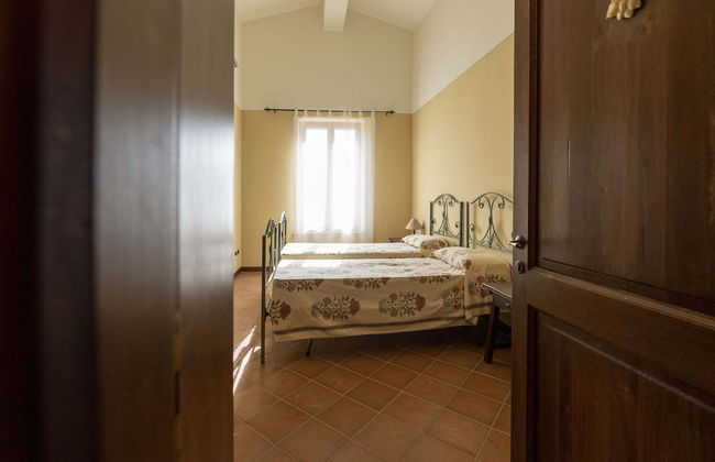 Classic Villa for Family With Pets - Photo 6